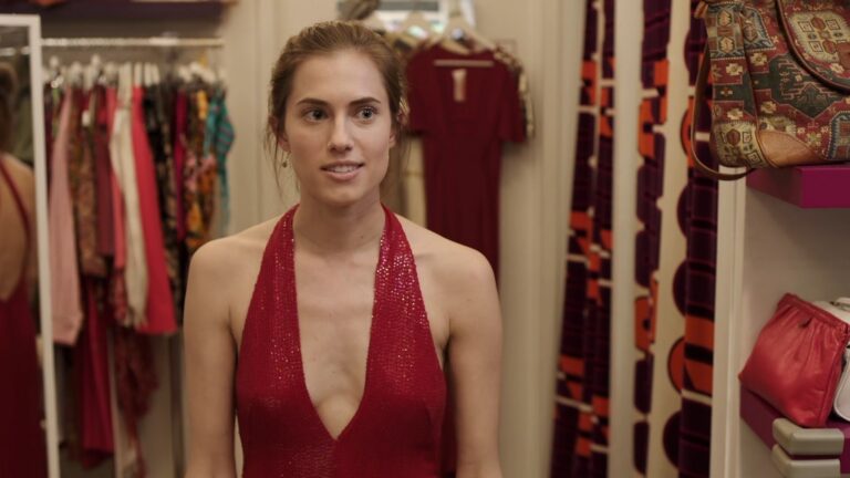 Allison Williams hot and wet, Julia Garner sexy – Girls (2016) s5e6 1080p Web