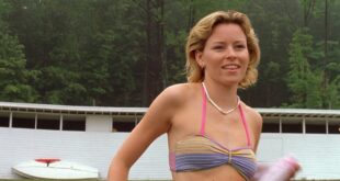 Elizabeth Banks hot in bikini and Marisa Ryan hot Wet Hot American Summer 2001 HD 1080p BluRay 3