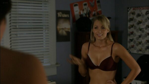 Laura Vandervoort sexy Morena Baccarin Elizabeth Mitchell hot V 2009 s1e1 6 1080p BluRay 8