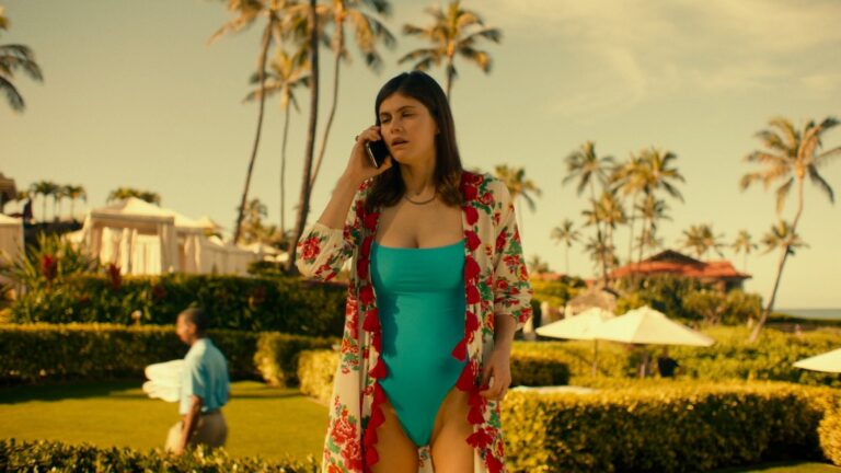 Alexandra Daddario hot Sydney Sweeney, Brittany O’Grady sexy – The White Lotus (2011) s1e5 1080p Web