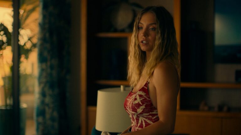 Alexandra Daddario sexy Sydney Sweeney, Brittany O’Grady hot – The White Lotus (2011) s1e6 1080p Web