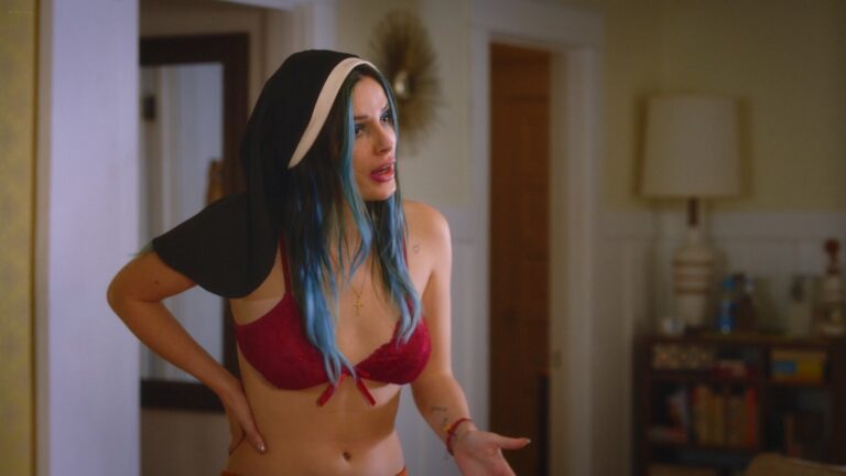 Bella Thorne hot Libby Mintz, Andreja Pejic, and others sexy and bit nude – Habit (2011) 1080p BluRay