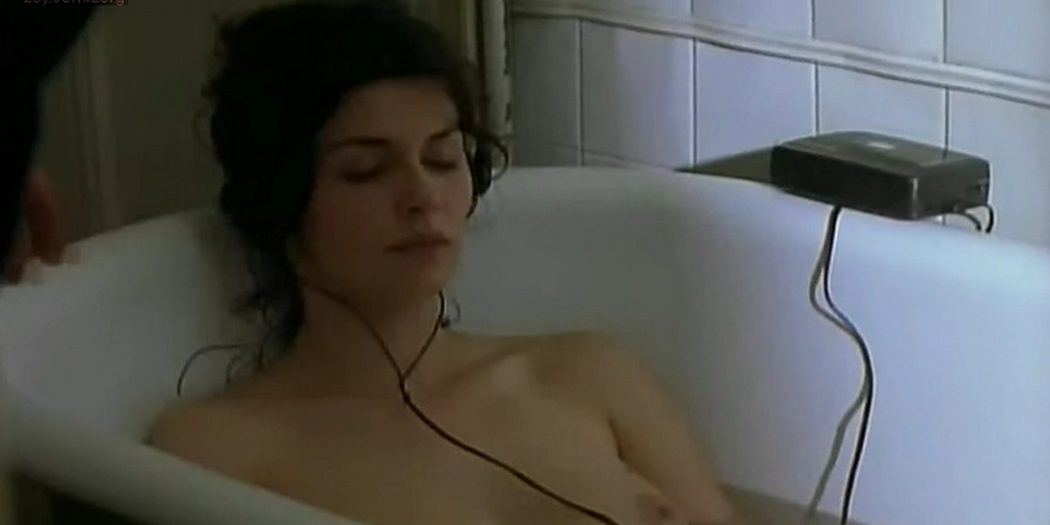 Audrey Tautou nude in the tub Le Boiteux Baby Blues 1999 3
