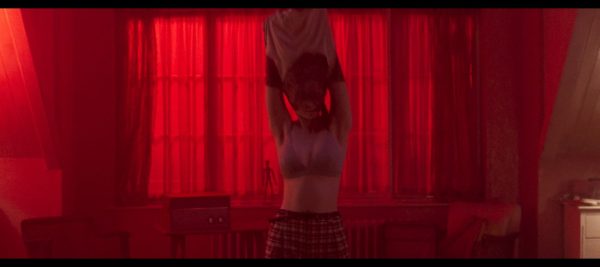Thomasin McKenzie hot Anya Taylor Joy sexy Last Night in Soho 2021 1080p Web 4