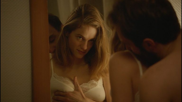 Fleur Geffrier nude, Florence Thomassin boob and Noémie Schmidt hot – A l’intérieur (FR-2018) S1e1-2 720p