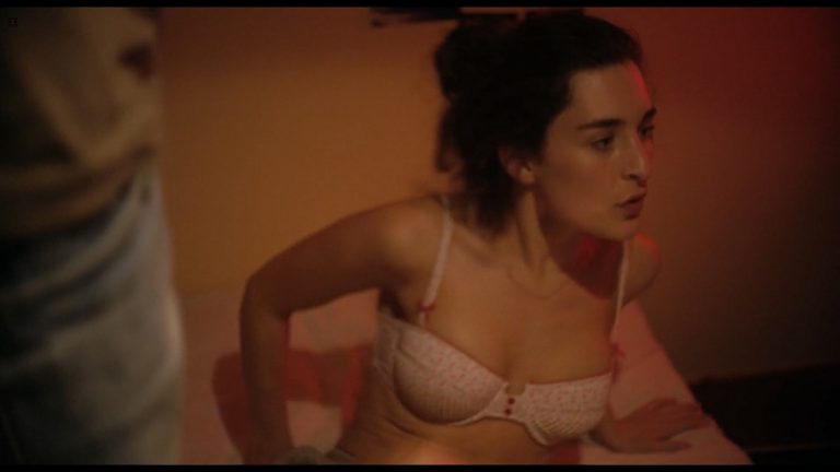 Hélène Kuhn sexy and hot – Marianne (FR-2016) HD 720p