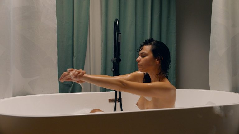 Raluca Aprodu nude lesbian sex with Ilinca Harnut, Madalina Craiu – Ruxx nude in tub (2022) s1e7 1080p Web