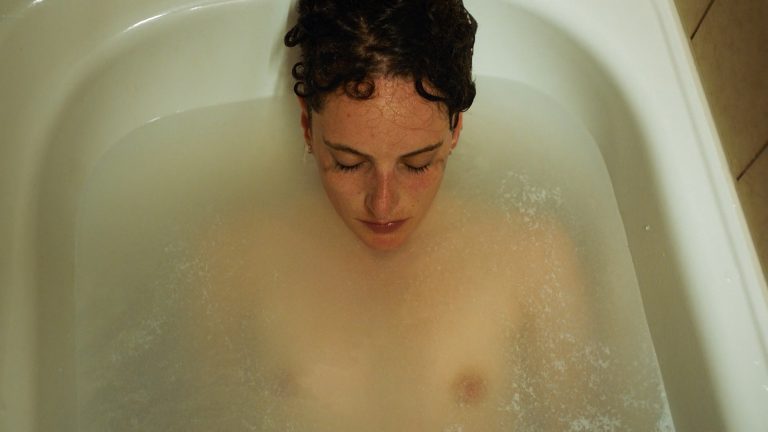 Sophie Hutter nude in the tub Rachel Braunschweig nude side boob – New Heights (2021) S1 1080p Web