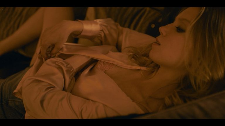Eden Ducourant hot and some sex too – The Perfect Mother (Une mère parfaite) (2021) S1 1080p Web