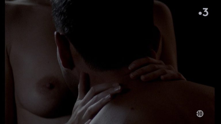 Elsa Lunghini nude butt and topless – 3 jours en juin (FR-2005) 1080p HDTV