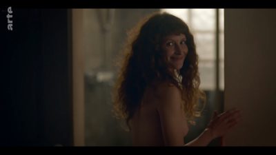 Manue Fleytoux nude topless Charlotte Gabris nude sex Juliette dans son bain FR 2022 1080p HDTV 4