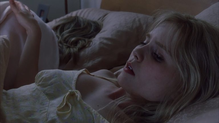 Alison Lohman sexy, Renée Zellweger hot – White Oleander (2002) 1080p Web