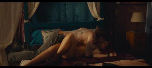 Bella Thorne sexy Alma Noce nude topless Game of Love 2022 1080p Web 17