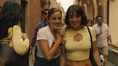 Aubrey Plaza hot in The White Lotus (2022) s2e2 Aubrey Plaza hot Simona Tabasco and others sexy The White Lotus 2022 s2e2 1080p Web 17