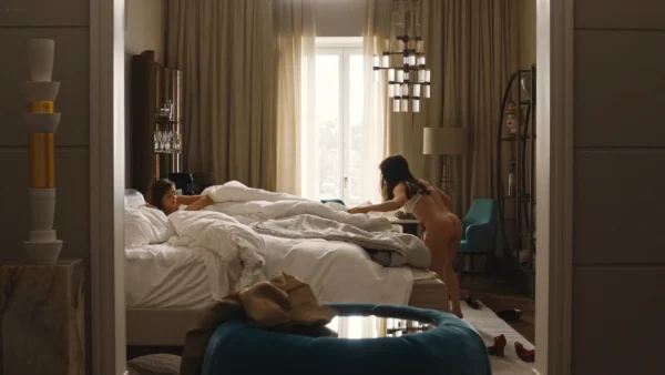 Aubrey Plaza Sabrina Impacciatore Simona Tabasco The White Lotus 2022 s2e7 1080p 14