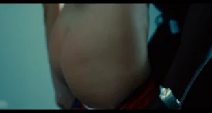Adele Exarchopoulos nude side boob in Les cinq diables FR 2022 1080p Web 04