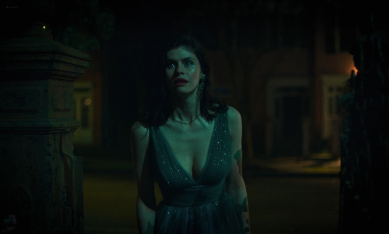 Alexandra Daddario hot and sexy in Anne Rice’s Mayfair Witches (2023) s1e2