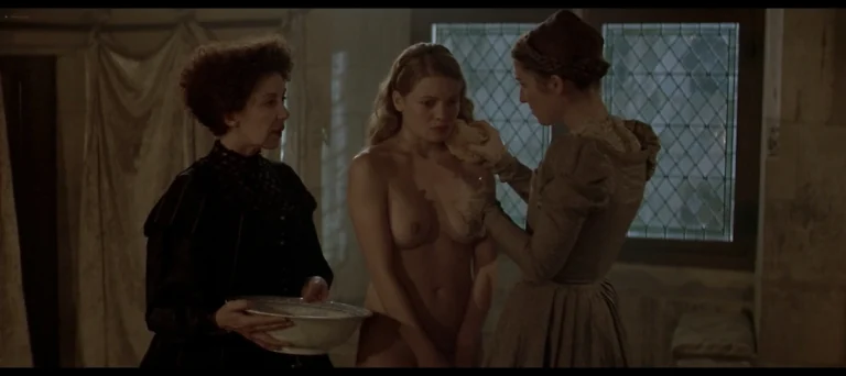 Mélanie Thierry nude in La princesse de Montpensier (FR-2010)