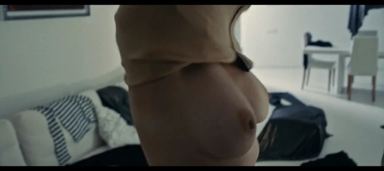 Jasmina Polak nude in Mowa ptakow (PL-2019)