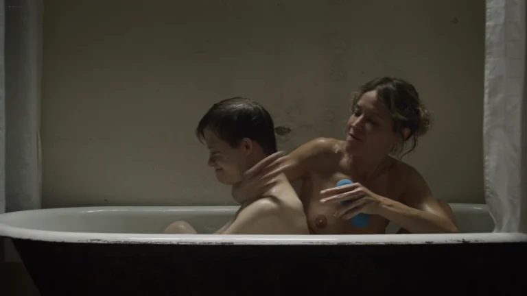 Marta Larralde nude in Olvido y León (ES-2020)