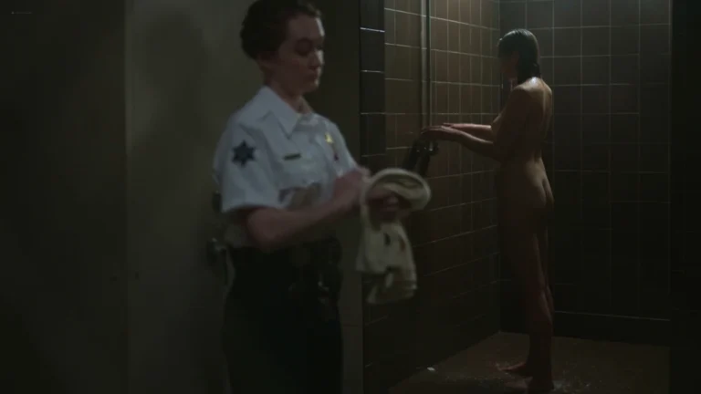 Elizabeth Olsen nude in TV Show Love & Death (2023) s1e6