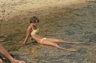 Haydee Politoff sexy in La Collectionneuse FR 1967 1080p BluRay 08