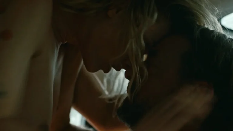 Anna Drijver nude in Undercover (NL-2020) S2