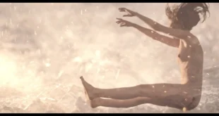 Laia Barot nude skiiny dipping in Inspira Onades de Nit 2012 1080p Web 10