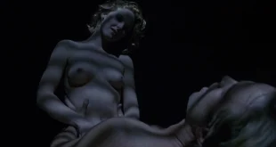 Sarah Trigger nude sex in Deadfall 1993 1080p BluRay 12