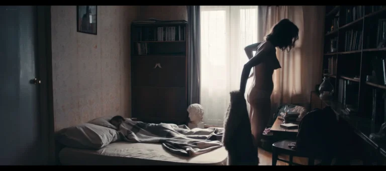 Darya Plakhtiy nude in Falling (2017)