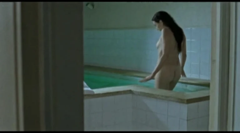 Fanny Valette nude in La Petite Jerusalem (FR-2005)