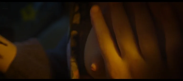 Paulina Gałązka nude in Wspomnienie poprzedniego lata (2013)