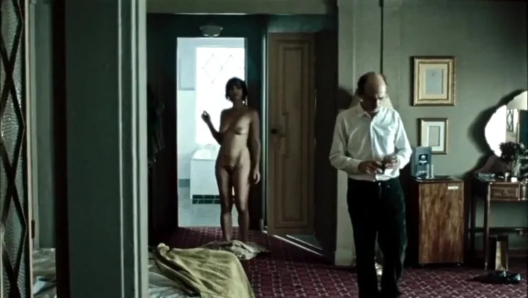 Simone Spoladore nude in Natimorto (BR-2009)