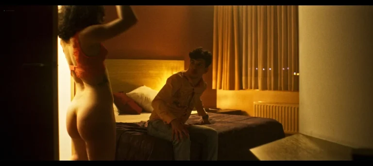 Ethelle Gonzalez Lardued nude scenes in Temps mort (FR-2023)