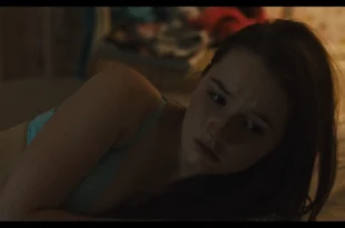 Kaitlyn Dever sexy and hot in All Summers End 2017 1080p BluRay REMUX 05