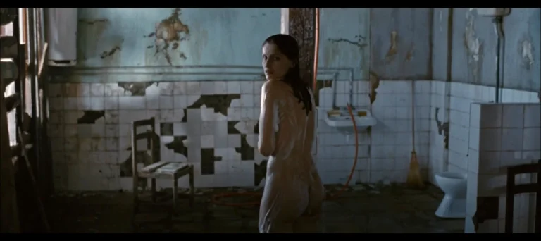 Laetitia Casta nude butt scenes in The Island (FR-2011)