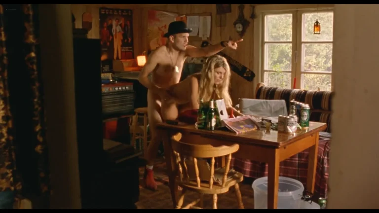 Tuva Novotny nude in tub scenes in Smala Sussie (SE-2003)