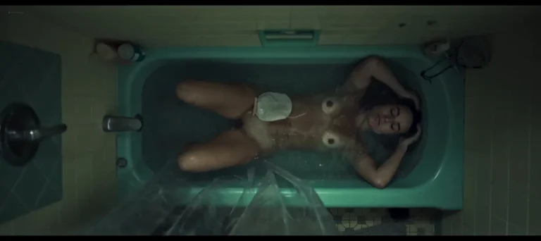 Isel Rodriguez nude full frontal scenes in La Pecera (PR-2023)