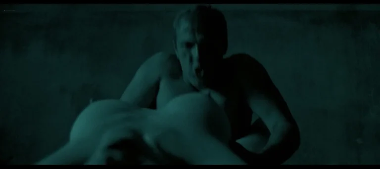 Anna Geislerová nude hot sex scenes in Beauty in Trouble (CZ-2006)
