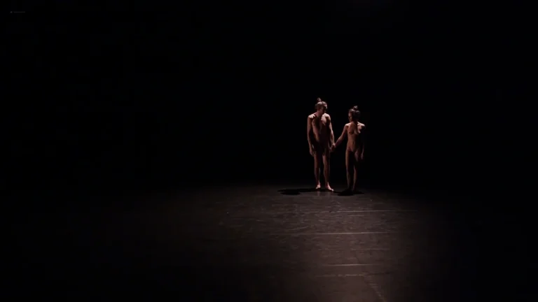 Chloé Hernandez nude full frontal scenes in Si nous prenions le temps (FR-2020)