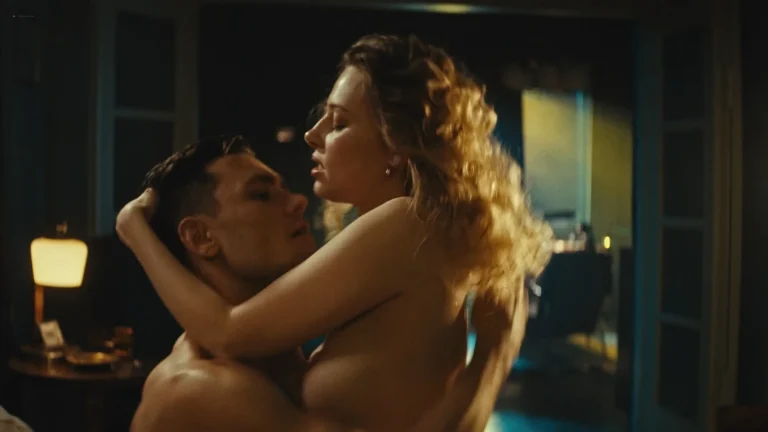 Karolina Kominek nude in TV Show Zatoka szpiegów (PL-2024) S1