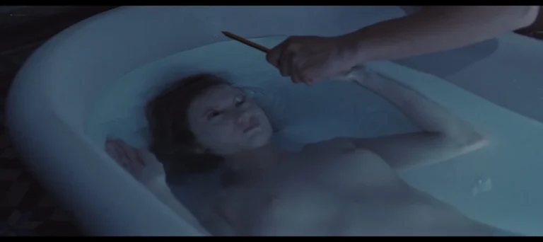 Laia Manzanares nude scenes in Waste (ES-2016)