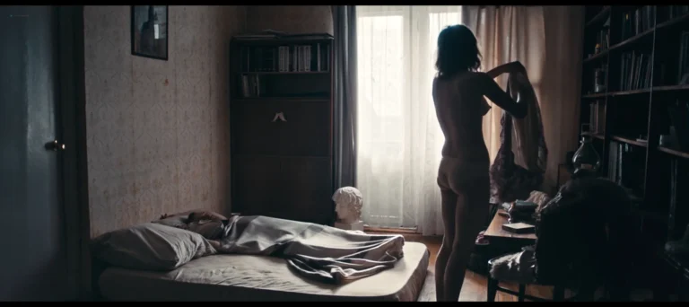 Daria Plakhtii nude sexy scenes in Falling (UA-2017)