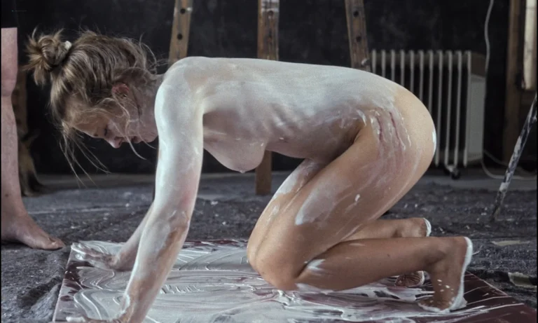 Hannah Prasse nude in Aphasie (DE-2022)