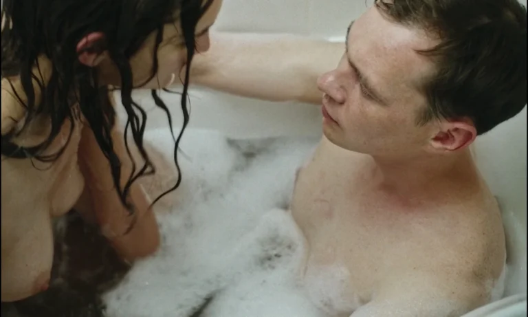 Elizaveta Yankovskaya nude scenes in Frau (RU-2023)