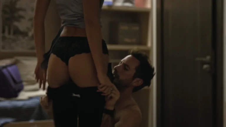 Tato Alexander sexy scenes in TV Show Como Sobrevivir Soltero (MX-2020) S2