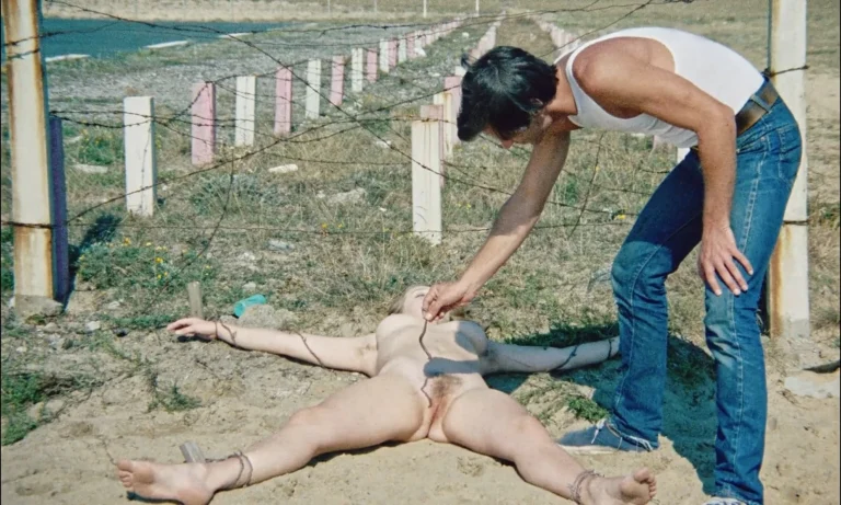 Charlotte Alexandra nude explict scenes in Une vraie jeune fille (FR-1976)