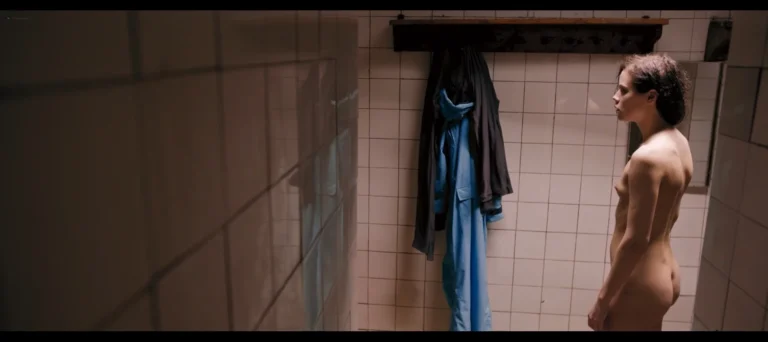 Ekaterina Steblina nude scenes in the shower in Gost (RU-2015)
