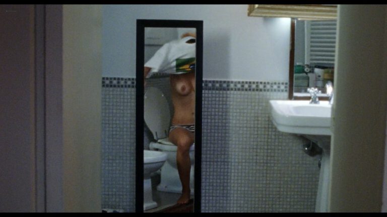 Carolina Crescentini nude topless scenes in 20 Sigarette (IT-2010)