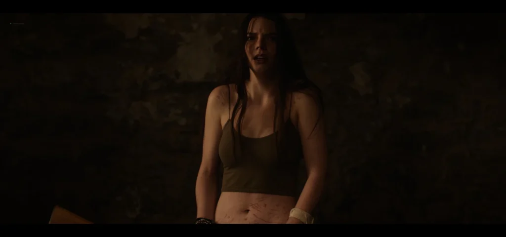 Anya Taylor-Joy sexy scenes Haley Lu Richardson, Jessica Sula hot and sexy too in Split (2016) 1080p Web